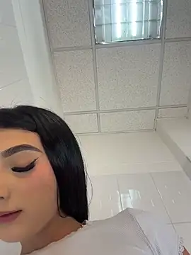 BadLilAngelXXX live cam, Colombia, Curvy, Black, Brown - EroticFlix