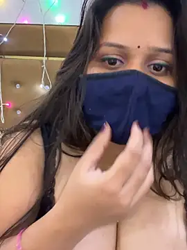 Catchybusty live cam, Curvy, Brown, Black, Big Tits - EroticFlix