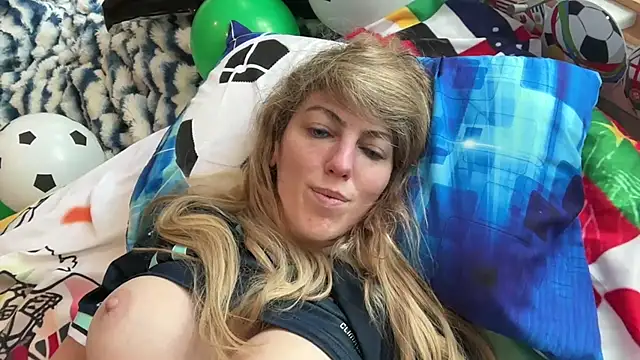 CelestialRuby live cam, United States, Thin, Blonde, Blue - EroticFlix