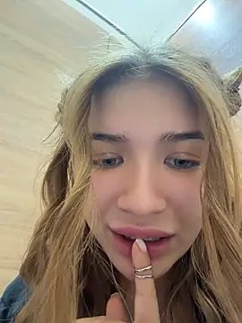 FlashTitsRoyal live cam, Thin, Red, Blue, Big Ass - EroticFlix