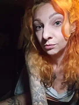 FreyaFucksFans live cam, United Kingdom, Thin, Red, Blue - EroticFlix