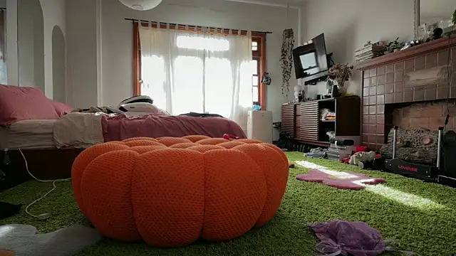 GennaJames live cam, United States, Thin, Black, Hazel - EroticFlix