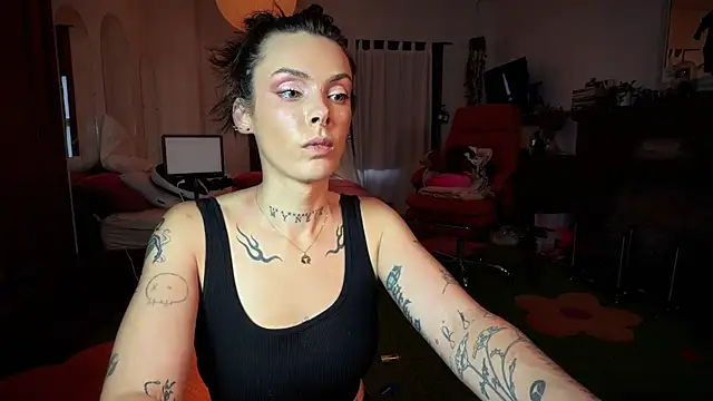 GennaJames live cam, United States, Thin, Black, Hazel - EroticFlix