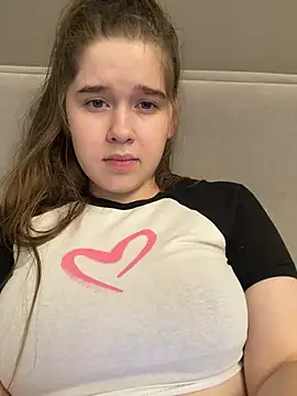 HornyGirlH live cam, Athletic, Blonde, Green, Big Ass - EroticFlix