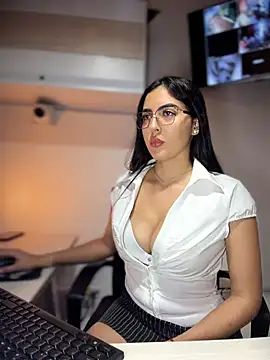 I_AM_SOPHIE_ live cam, Average, Black, Hazel, Big Ass - EroticFlix