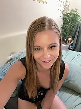 JuicyLucy06 live cam, Netherlands, Thin, Blonde, Blue - EroticFlix
