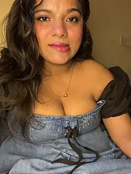 Kitttooo live cam, India, Brown, Black, Big Ass - EroticFlix