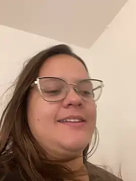Laryssinha_69 live cam, Brazil, Curvy - EroticFlix