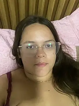 Laryssinha_69 live cam, Brazil, Curvy - EroticFlix