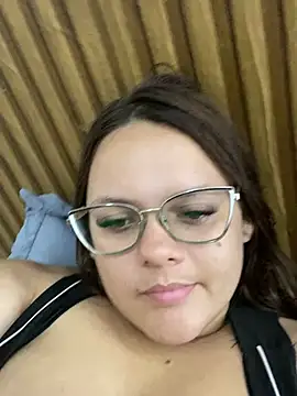 Laryssinha_69 live cam, Brazil, Curvy - EroticFlix