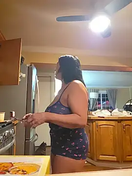 LittleMissEeve live cam, United States, Curvy, Brown, Big Tits - EroticFlix
