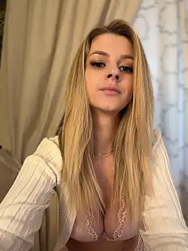 Love_Bri live cam, Average, Blonde, Green, Big Ass - EroticFlix