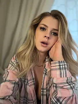 Love_Bri live cam, Average, Blonde, Green, Big Ass - EroticFlix