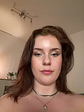 MaribelRiver live cam, Germany, Black, Green, Big Ass - EroticFlix
