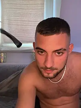 MasonxHer live cam, Germany, Athletic, Black, Green - EroticFlix