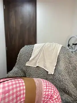 MiaJones21 live cam, Colombia, Athletic, Black, Green - EroticFlix