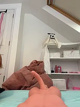 Penny_Bubbles live cam, United Kingdom, Curvy, Red, Hazel - EroticFlix