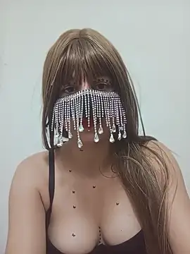 ROSEQUENE live cam, MA, Thin, Brown, Black - EroticFlix
