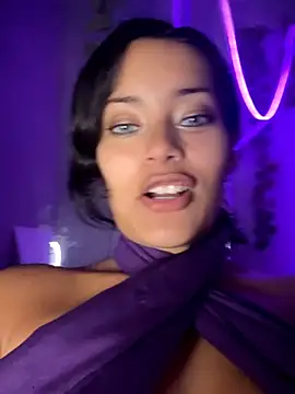 Risky_Workouts live cam, Sweden, Curvy, Black, Grey - EroticFlix