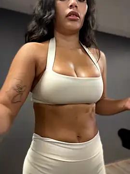 Risky_Workouts live cam, Sweden, Curvy, Black, Grey - EroticFlix