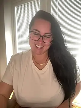 Ruby-Black live cam, United Kingdom, Curvy, Brown, Blue - EroticFlix