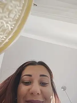 RuivaGiMisteriosa live cam, Brazil, Curvy, Red, Brown - EroticFlix