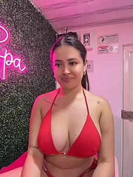 Sara_fun live cam, Colombia, Curvy, Blonde, Big Ass - EroticFlix