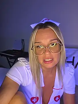 SpicyVicky live cam, France, Average, Blonde, Brown - EroticFlix