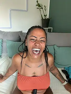 SweetPetiteNoir live cam, Germany, Average, Black, Brown - EroticFlix