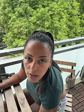 SweetPetiteNoir live cam, Germany, Average, Black, Brown - EroticFlix
