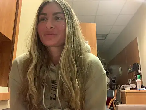 TheFitFreak live cam, United States, Thin, Blonde, Green - EroticFlix