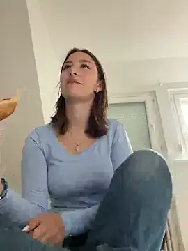 Violet_Velvet live cam, Germany, Average - EroticFlix