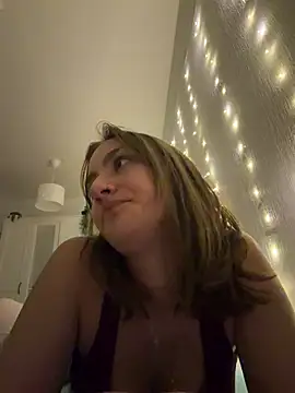 Violet_Velvet live cam, Germany, Average - EroticFlix