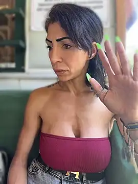Yasmiinee live cam, France, Thin, Black, Hazel - EroticFlix