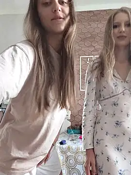 caressyourself live cam, Curvy, Blonde, Brown, Big Ass - EroticFlix