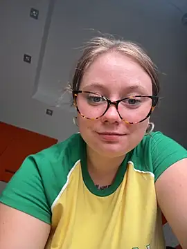 chloetarducci live cam, Italy, Curvy, Blonde, Blue - EroticFlix