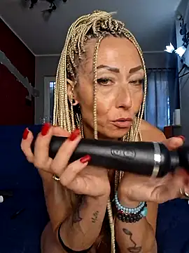 harleyejoker1 live cam, Italy, Thin, Blonde, Green - EroticFlix