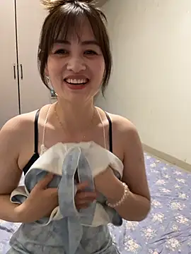 huihui_520 live cam, China, Average, Brown, Black - EroticFlix
