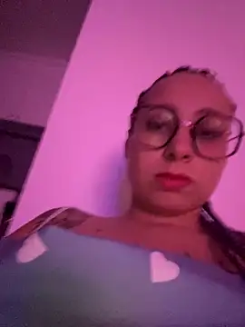 queenlo_xxx live cam, France, Average, Black, Blue - EroticFlix