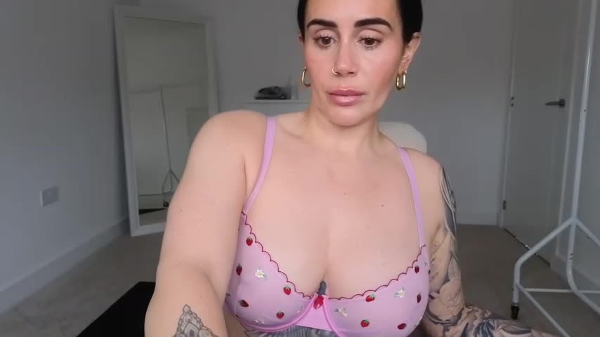 Watch LibbyLoveHeartx Live Camshow With Blowjob, Deepthroat, Masturbation & Fingering | Free HD Recording